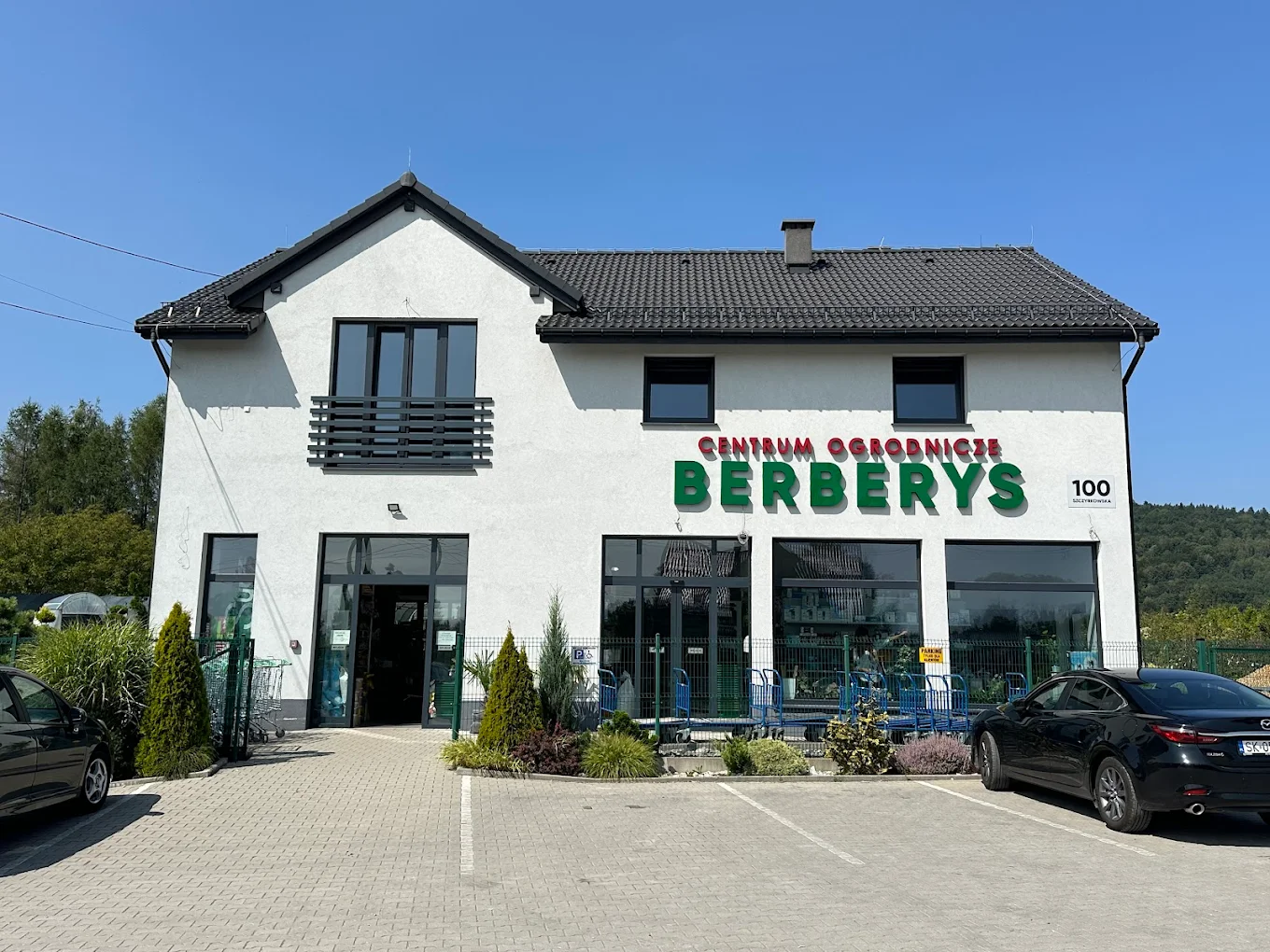 Główny budynek Centrum Ogrodniczego Berberys